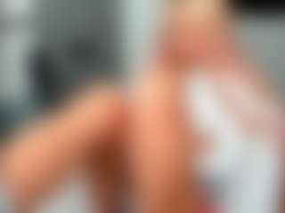 bella-sweeet's Live Sex Cam Show