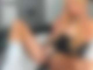 bella-sweeet's Live Sex Cam Show