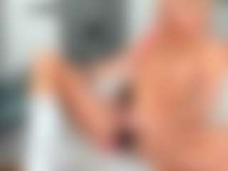 bella-sweeet's Live Sex Cam Show