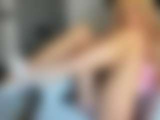 bella-sweeet's Live Sex Cam Show