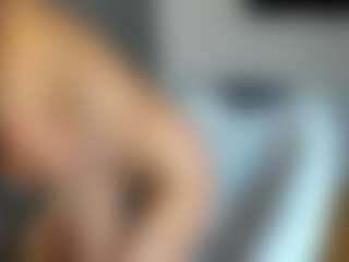 bella-sweeet's Live Sex Cam Show
