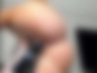 bella-sweeet's Live Sex Cam Show