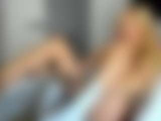 Live cam show with bella-sweeet - Innocent on camgirlchat.live