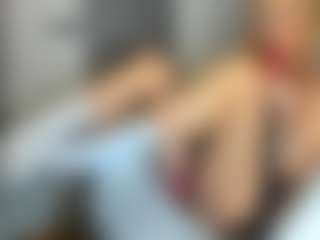 bella-sweeet's Live Sex Cam Show