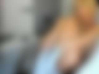 bella-sweeet's Live Sex Cam Show