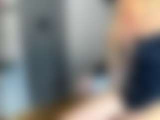 bella-sweeet's Live Sex Cam Show