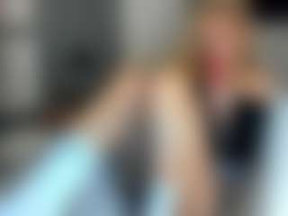 bella-sweeet's Live Sex Cam Show