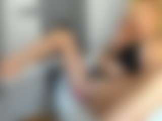 bella-sweeet's Live Sex Cam Show