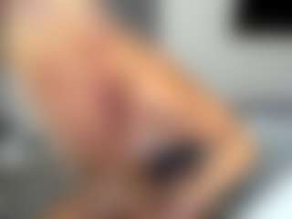 bella-sweeet's Live Sex Cam Show