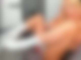bella-sweeet's Live Sex Cam Show