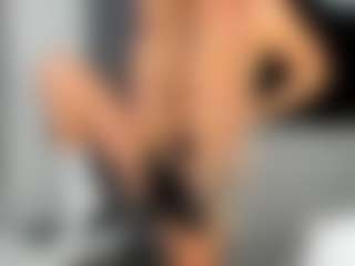 bella-sweeet's Live Sex Cam Show