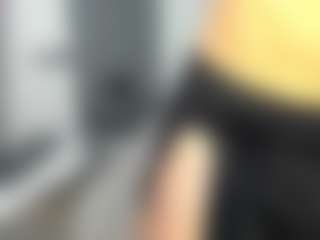 bella-sweeet's Live Sex Cam Show