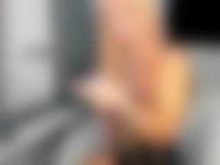 bella-sweeet's Live Sex Cam Show