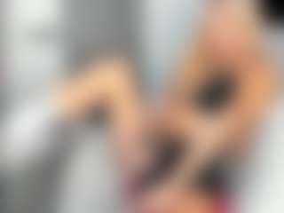 bella-sweeet's Live Sex Cam Show