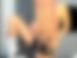 bella-sweeet's Live Sex Cam Show