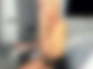 bella-sweeet's Live Sex Cam Show