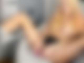 bella-sweeet's Live Sex Cam Show