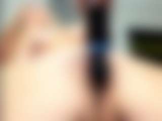 bella-sweeet's Live Sex Cam Show