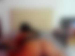 luiissa MILF webcam performer live streaming