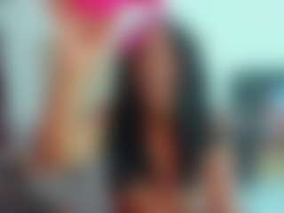 luiissa MILF webcam performer live streaming