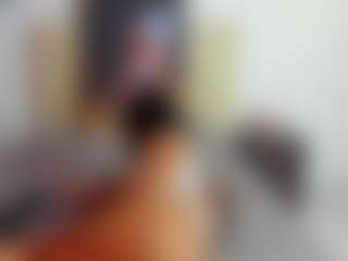 Live cam show with luiissa - Petite MILF on Free Soda