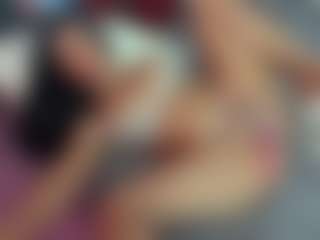 Live cam show with luiissa - Flashing on CamwithHer