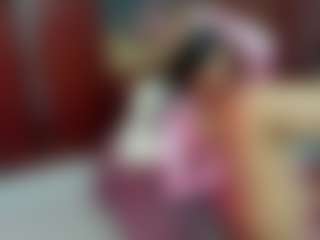 Live cam show with luiissa - Petite MILF on Latina Girls