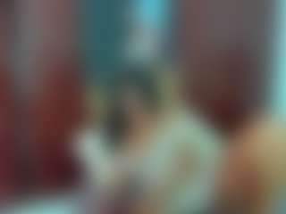 luiissa MILF webcam performer live streaming
