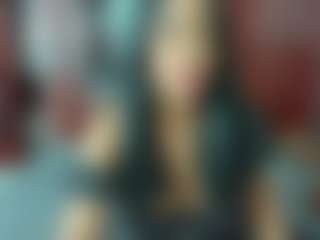 luiissa MILF webcam performer live streaming
