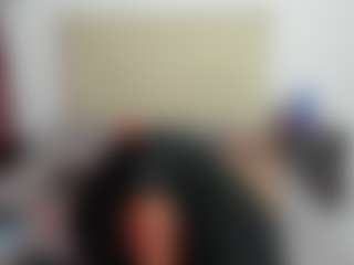 Live cam show with luiissa - Petite MILF on makecum.org