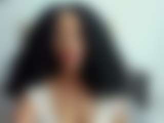 Live cam show with luiissa - Middle Aged on Uber Horny