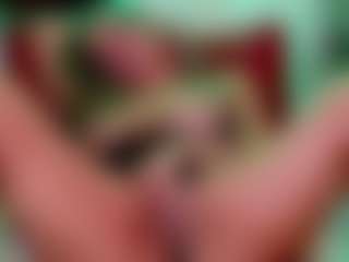 Live cam show with 2bigass4_u - Gamer Mature on Hubzter Live