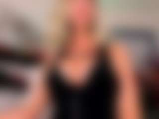 Live cam show with 2bigass4_u - Gamer Mature on luckytryst.com