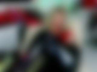 Spettacolo in cam dal vivo con 2bigass4_u - Tease Red Hair su Camsoda