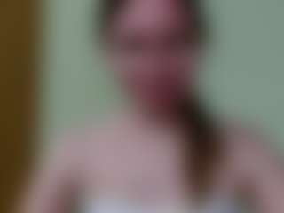 Live cam show with elly-classy - Living Room on Camsoda