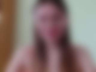 Live cam show with elly-classy - Living Room on SquirtSoMuch