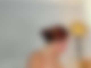 Live cam show with Haley - Squirt Toys on CamClone