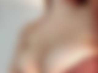 Live cam show with Haley - Shaved Pussy on Fling VIP Chat