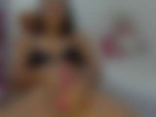 Live cam show with divahotx69 - Ebony Blowjob on Chatstar