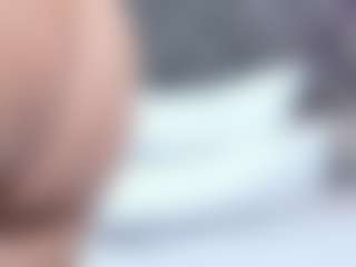 Live cam show with mia-evansx - Saliva on MyBangCams