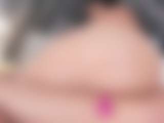 Live cam show with mia-evansx - Cute on Camsoda