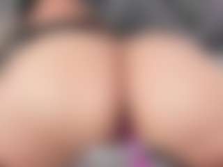 mia-evansx's Live Sex Cam Show