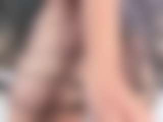 Live cam show with mia-evansx - Oil on Camsoda