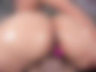 Live cam show with mia-evansx - Thong on slutload