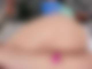 Live cam show with mia-evansx - Thong on Milfs Live