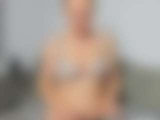 Live cam show with Candice - White on Adult Interactions | serbia