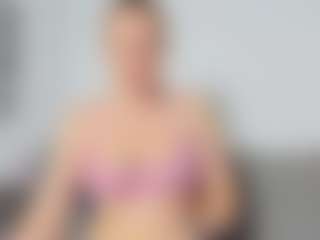 Live cam show with Candice - Blowjob on Fling VIP Chat