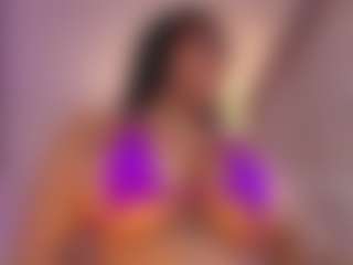 Spettacolo in cam dal vivo con aanttonella - BBW Cum su Camsoda