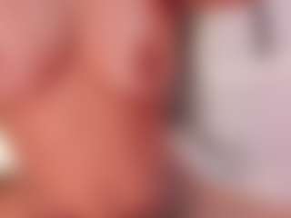 Ellie Mitchell's Live Sex Cam Show
