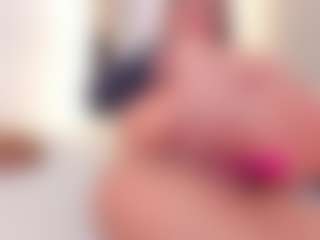 Ellie Mitchell's Live Sex Cam Show